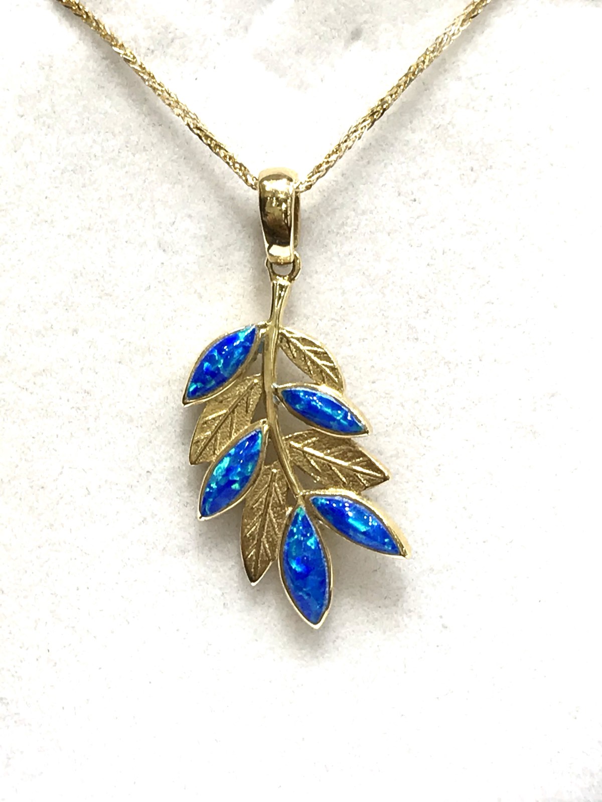 Olive Leaf Pendant with Blue Opal in Solid Gold 14 Karat (585)